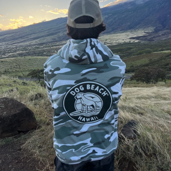 DOG BEACH HAWAII HOODIE - Picture 4 of 6